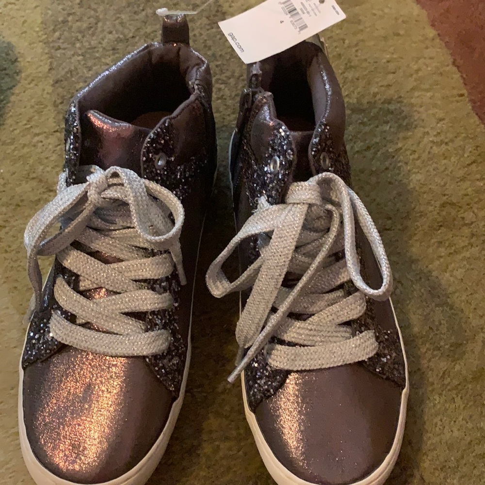 NWT graphite silver glittery sneakers, girls 4.